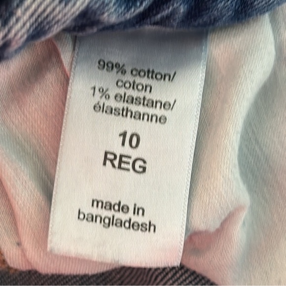 👖M Jeans by Maurices High Rise Medium Wash Classic Destructed Jeans 10R - Picture 9 of 9